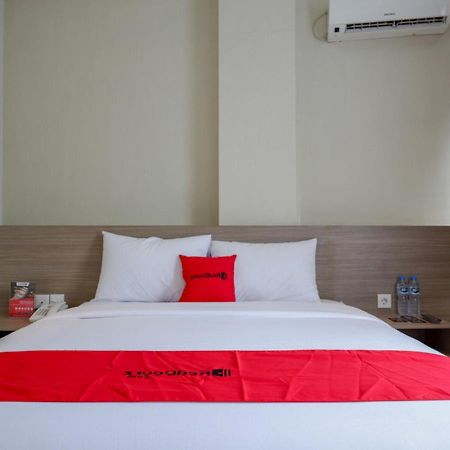 Reddoorz Near Exit Tol Banyumanik 2 Hotel Srondolwetan Exterior photo