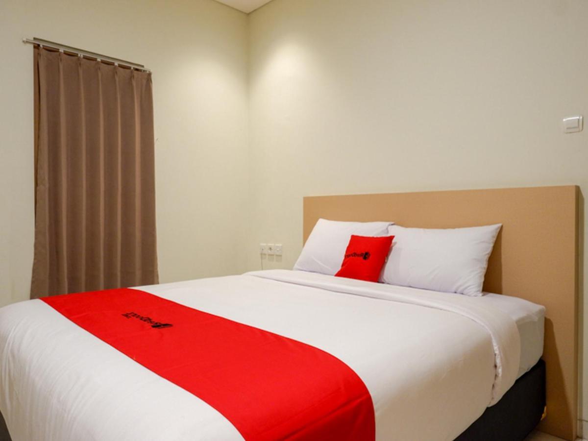 Reddoorz Near Exit Tol Banyumanik 2 Hotel Srondolwetan Exterior photo