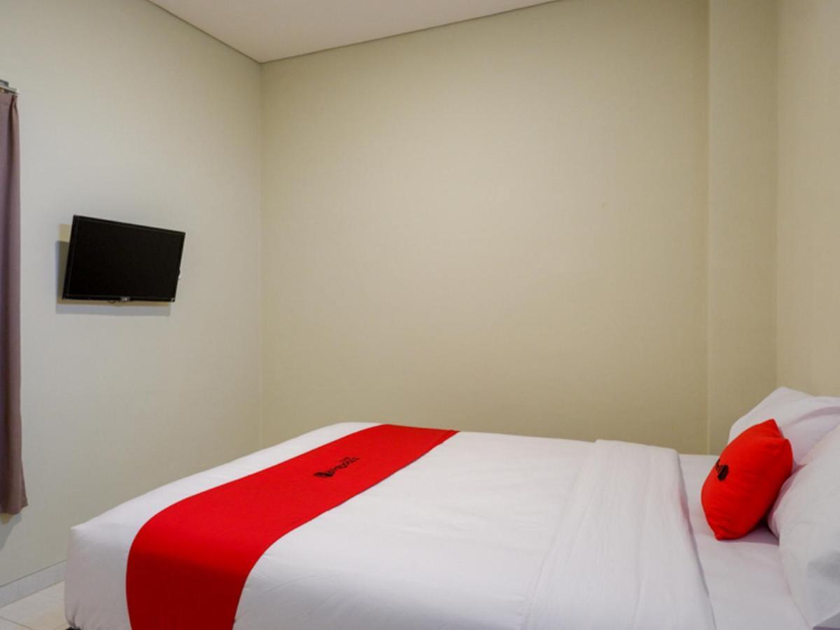 Reddoorz Near Exit Tol Banyumanik 2 Hotel Srondolwetan Exterior photo